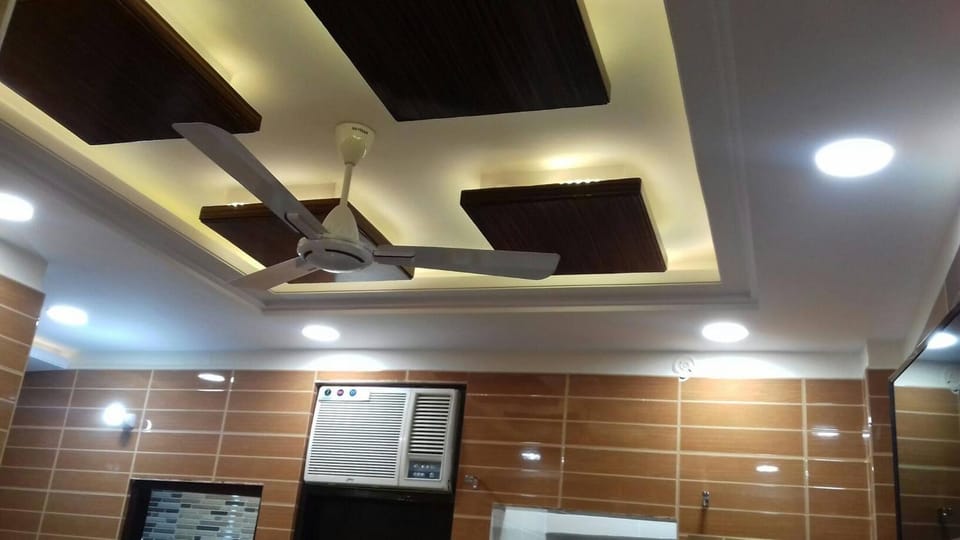 Posh, Nice Foreigner Area Lajpat Ngar Luxury Room Apartment in New Delhi
