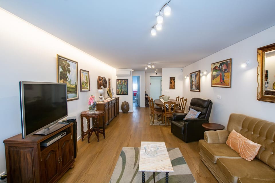 Communal lounge/ TV room, Living room, Dining area