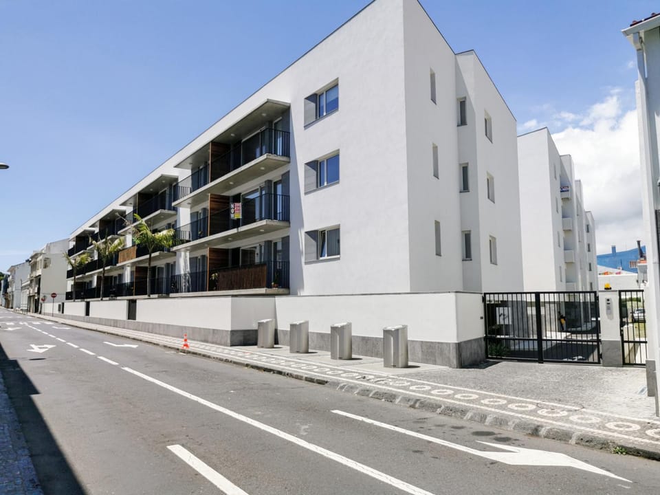 Property building, Neighbourhood