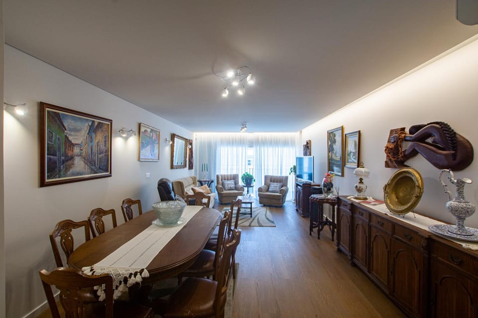Communal lounge/ TV room, Dining area