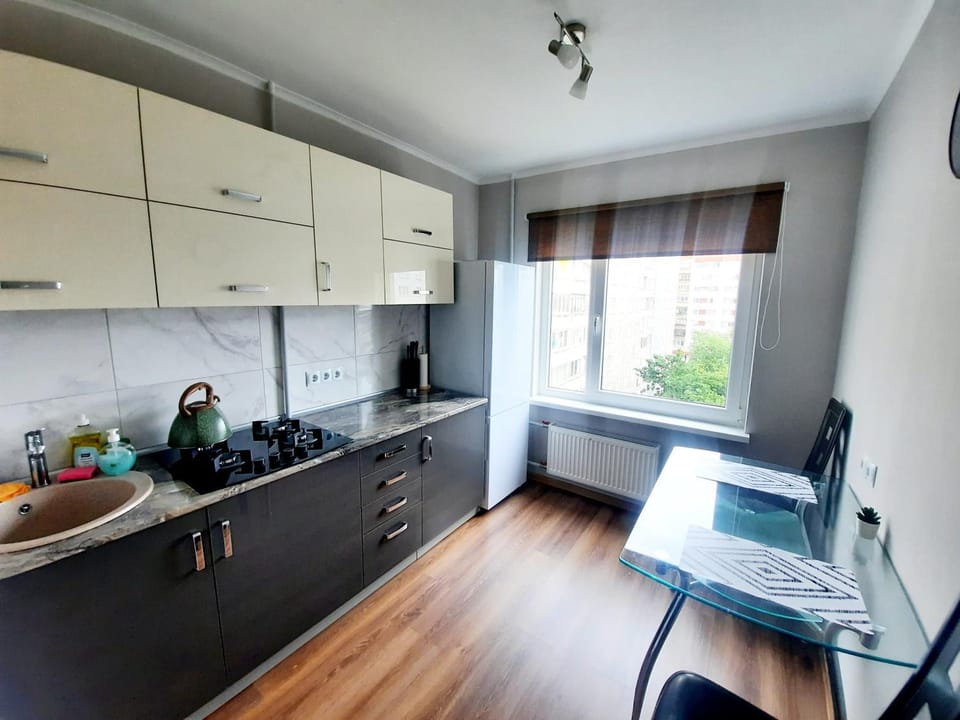 Kitchen or kitchenette, Dining area, stove