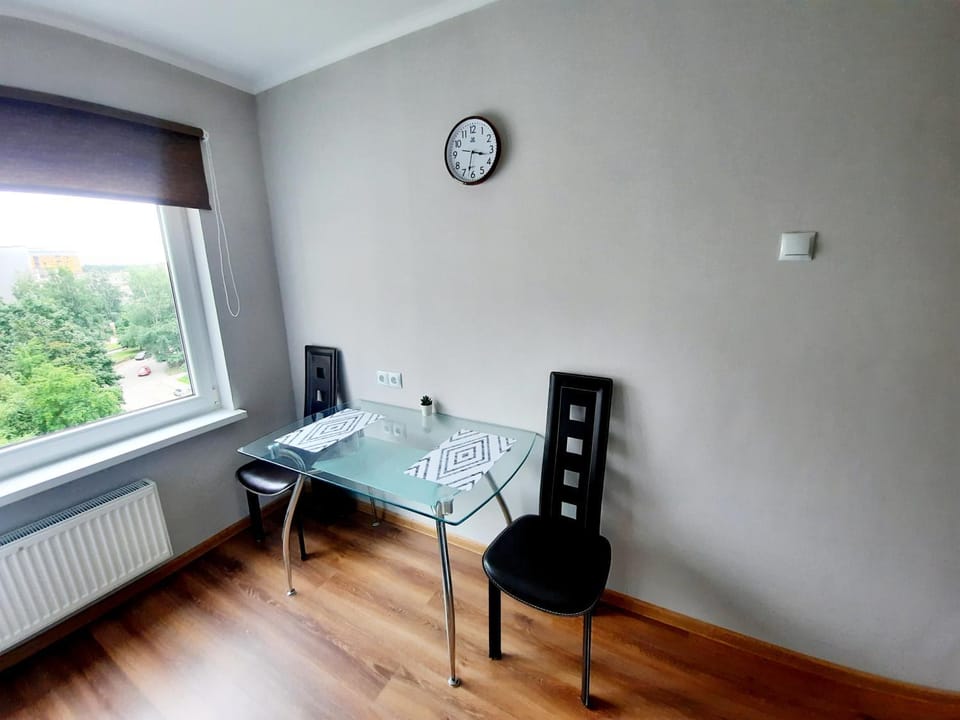Dining area, internet