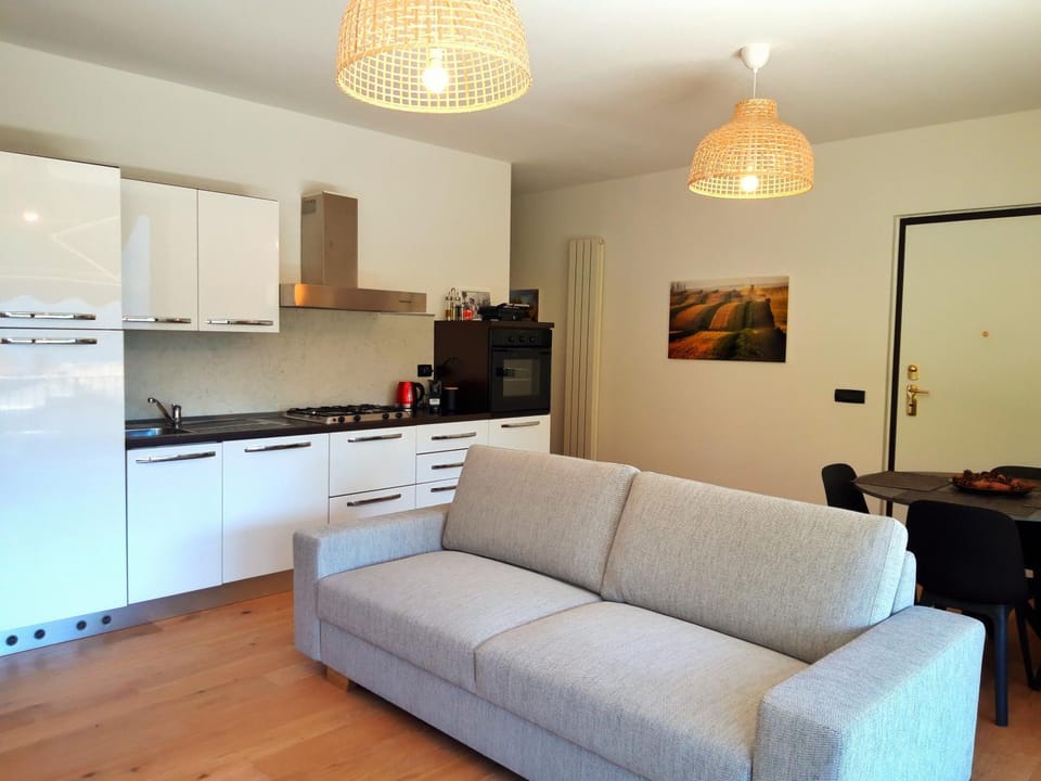 Living room, Seating area, Dining area, pet friendly, stove