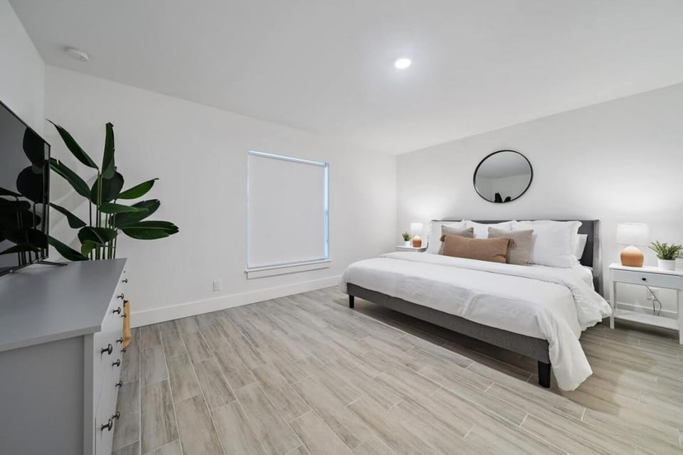 New! Few minutes to Downtown, 10 to the Beach! House in West Palm Beach