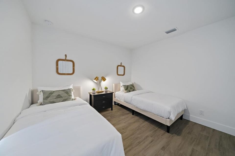 Brand New House! 10 Minutes to the Beach! House in West Palm Beach