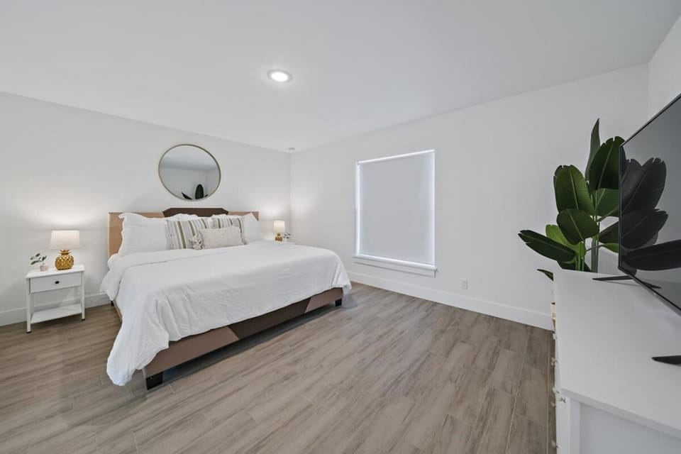 Brand New House! 10 Minutes to the Beach! House in West Palm Beach