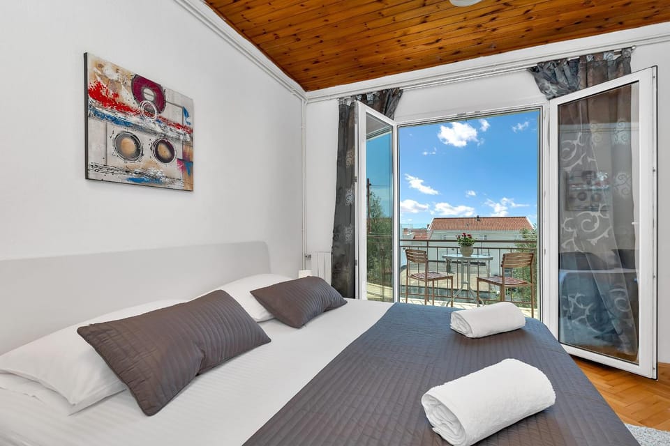 Bed, View (from property/room), Balcony/Terrace, Bedroom