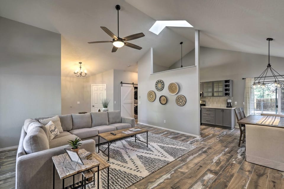 Modern Flagstaff Retreat ~ 4 Mi to Downtown! House in Flagstaff