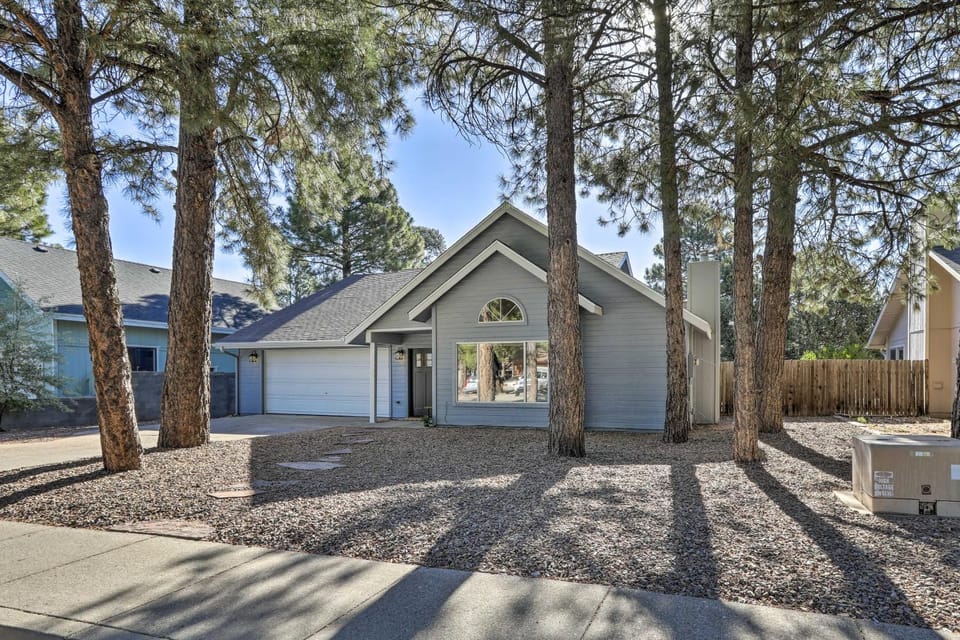 Modern Flagstaff Retreat ~ 4 Mi to Downtown! House in Flagstaff