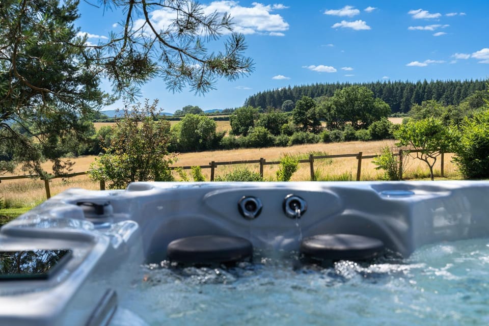 Hot Tub, Spa and wellness centre/facilities