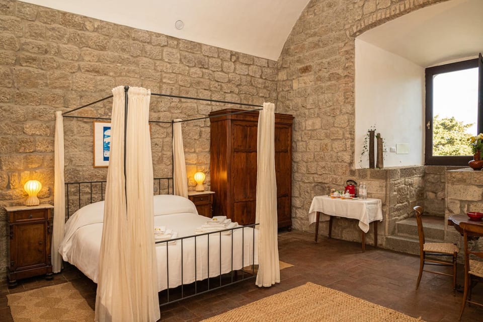 Bed, View (from property/room), Bedroom, Garden view