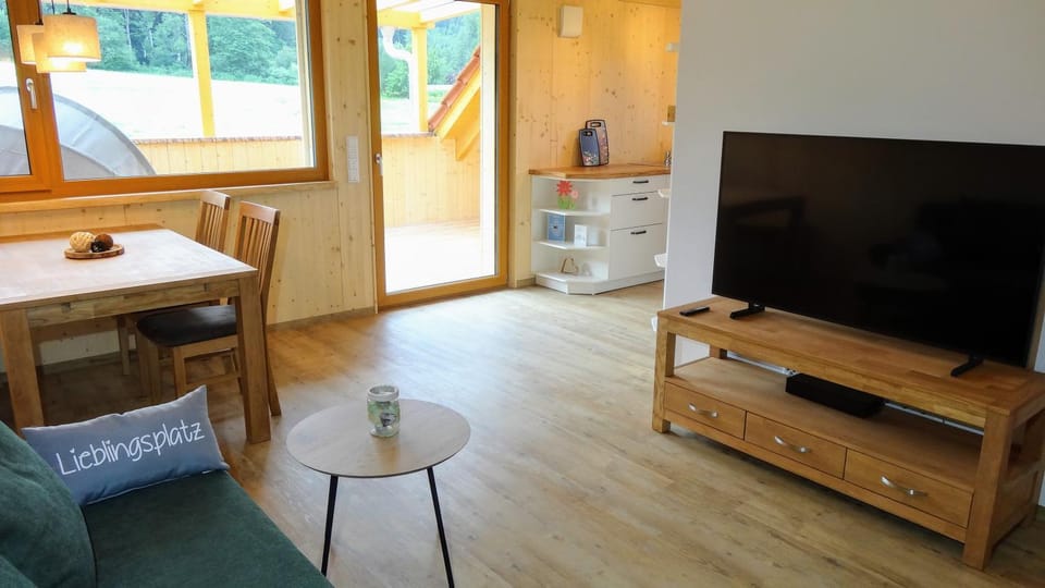 TV and multimedia, View (from property/room), Balcony/Terrace, Kitchen or kitchenette, Living room, Dining area, Evening entertainment, Garden view, Breakfast, Lunch, Dinner, Sunset, Family, hair dresser, kitchen