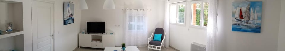TV and multimedia, Seating area