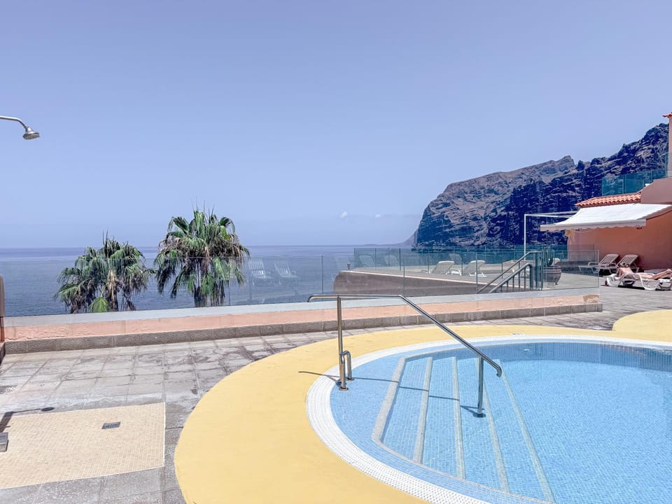 Nearby landmark, Day, Natural landscape, Sea view, Swimming pool