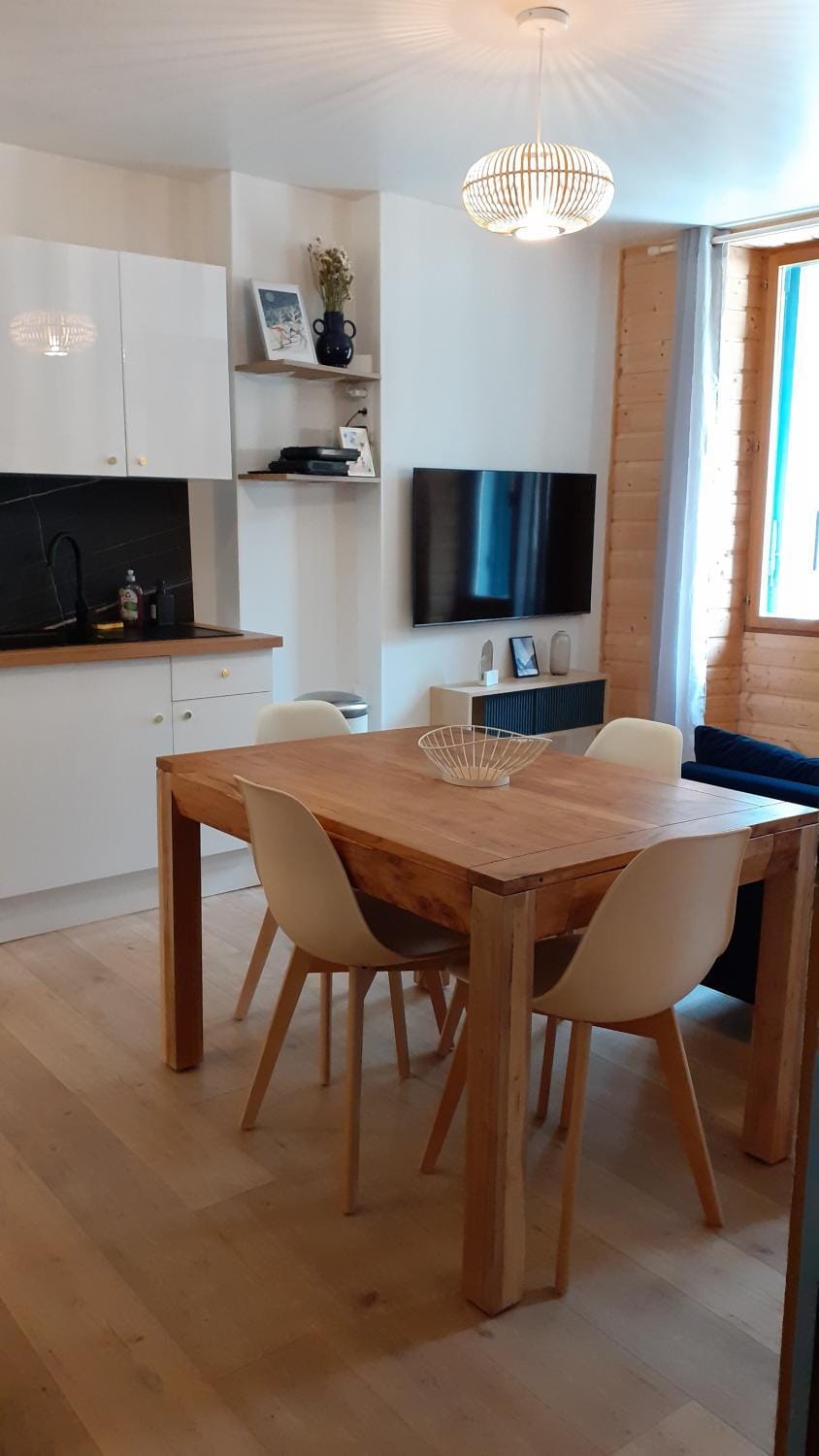 Communal lounge/ TV room, Dining area