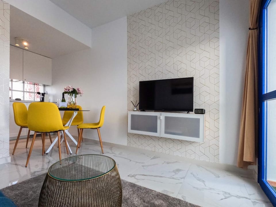 TV and multimedia, Living room, Dining area