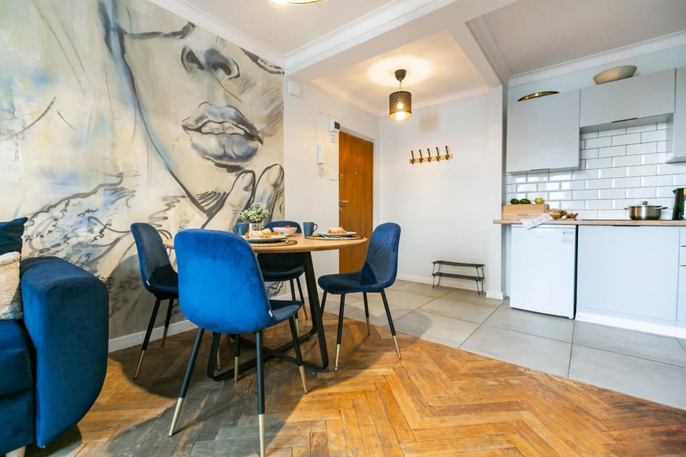 Nowogrodzka 78 - Apartament dla 4 osób - 200m od Szpitala Klinicznego na Lindleya - 1km do Dworca Centralnego - Wifi - Smart TV 45 cali Apartment in Warsaw