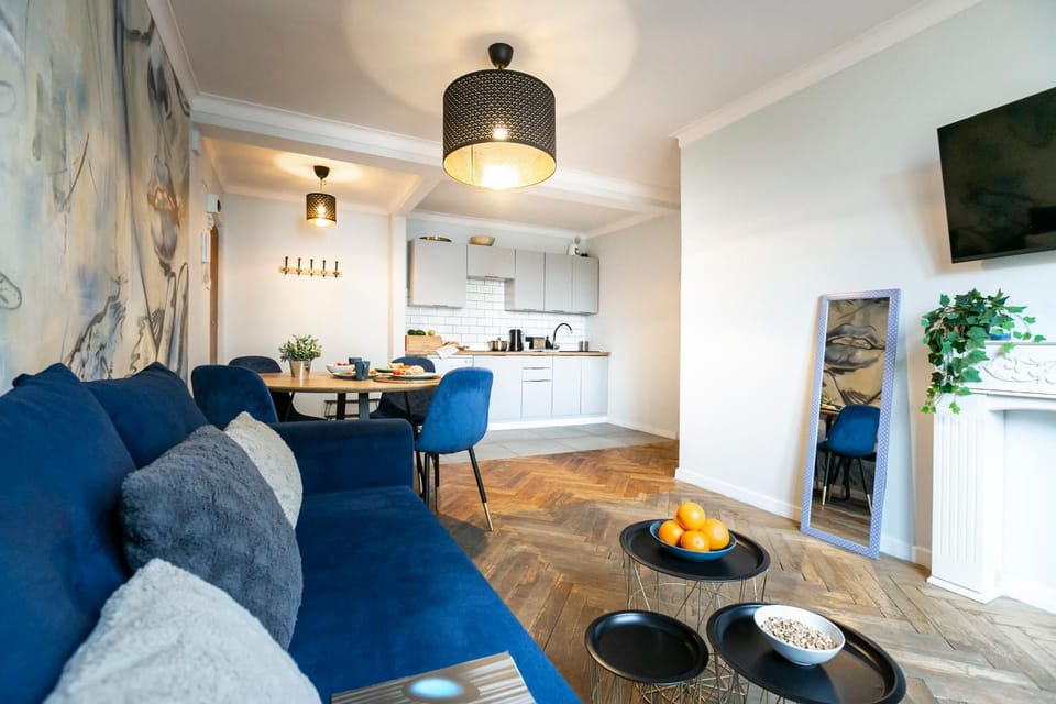 Nowogrodzka 78 - Apartament dla 4 osób - 200m od Szpitala Klinicznego na Lindleya - 1km do Dworca Centralnego - Wifi - Smart TV 45 cali Apartment in Warsaw