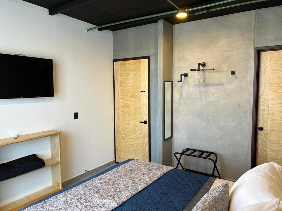 TV and multimedia, Photo of the whole room, Bedroom
