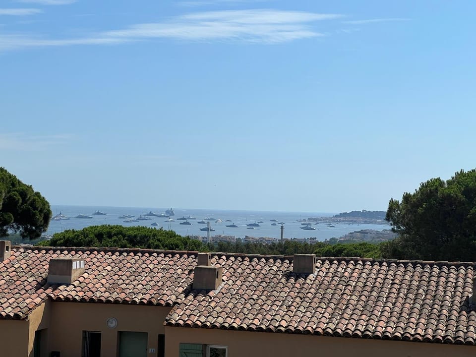 Appartement vue mer golfe de Saint-Tropez Apartment in Gassin