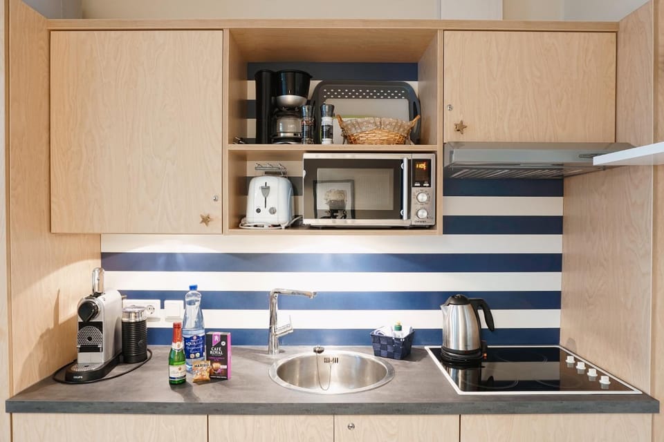 Coffee/tea facilities, minibar, stove, toaster, toaster, kitchen, kitchen