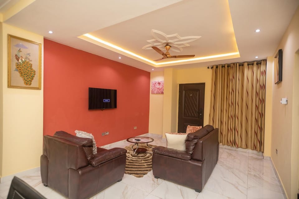 2 Bed Furnished Apartment - Wifi Aircon Parking Apartment in Accra