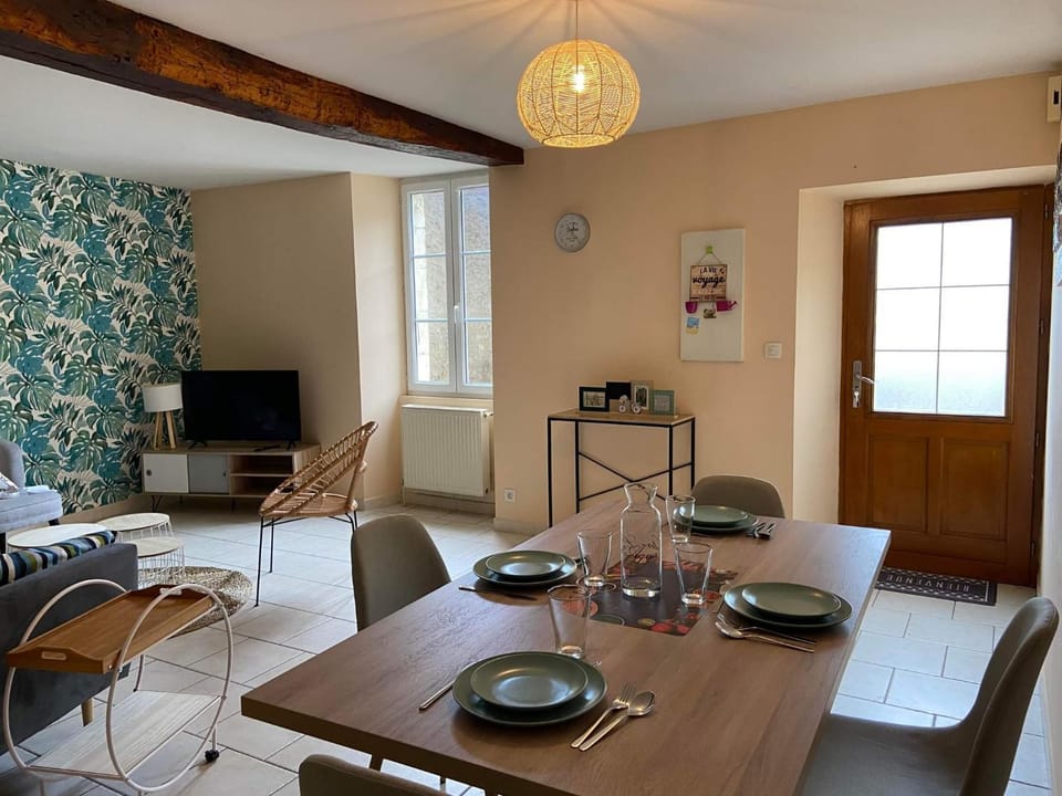 Living room, Dining area