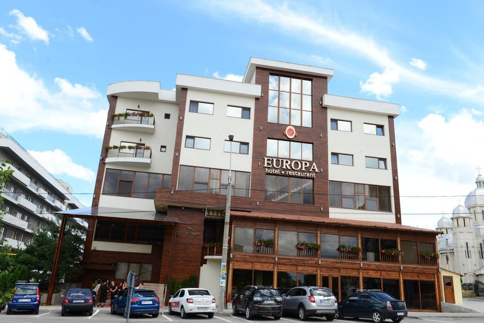 Property building, Day