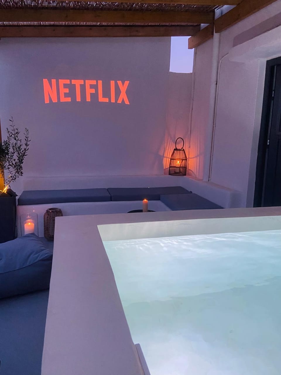 Hot Tub, Hot Tub, TV and multimedia, Evening entertainment