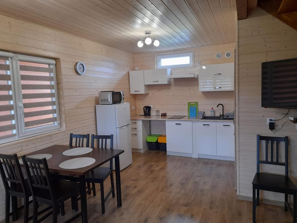 BBQ facilities, TV and multimedia, Coffee/tea facilities, Kitchen or kitchenette, Dining area