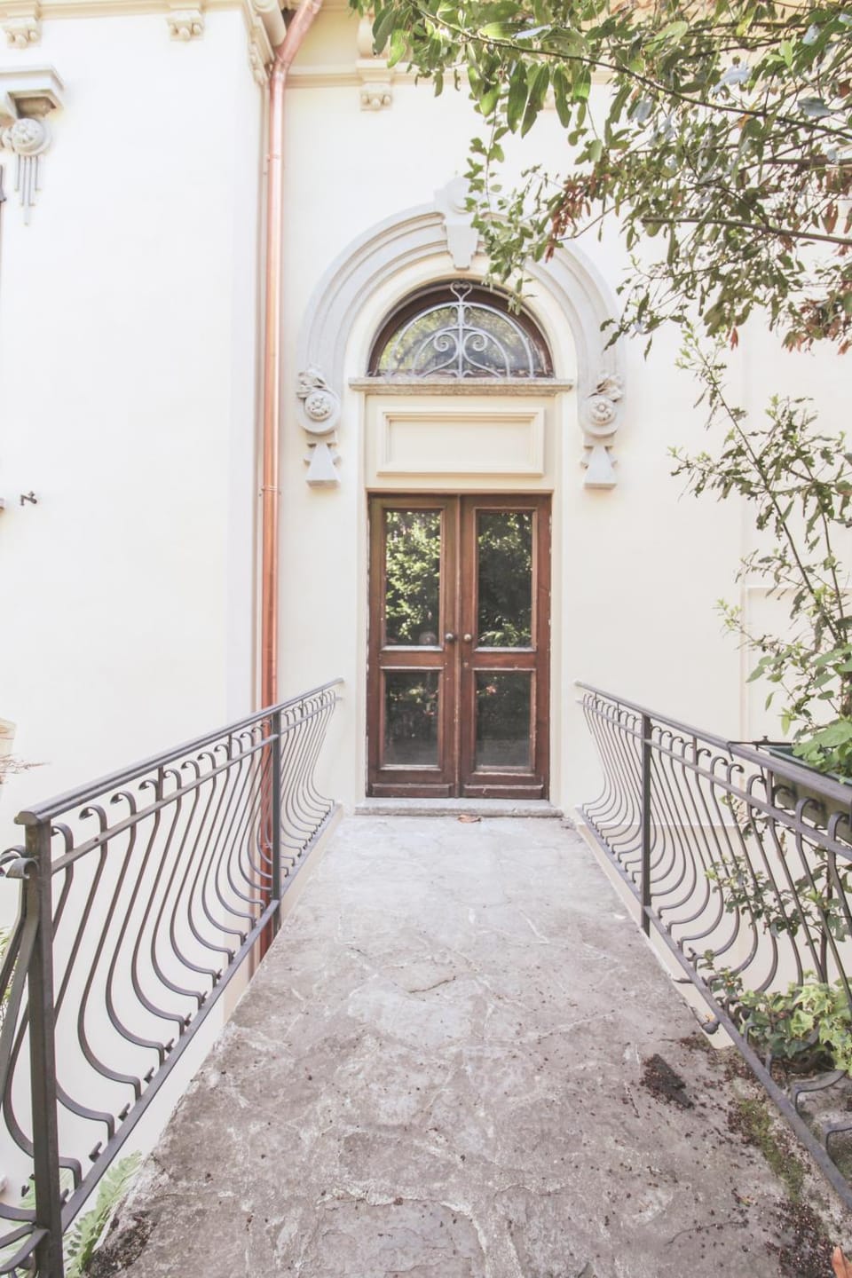 Facade/entrance