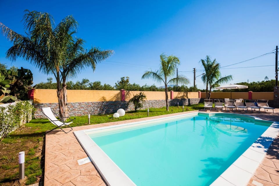 Facade/entrance, Pool view, Family