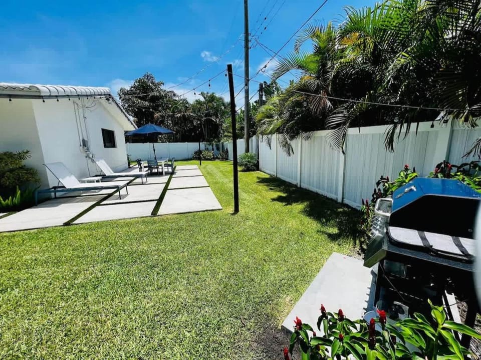 Seahorse Villa 3 by Dream Vacation House in Oakland Park