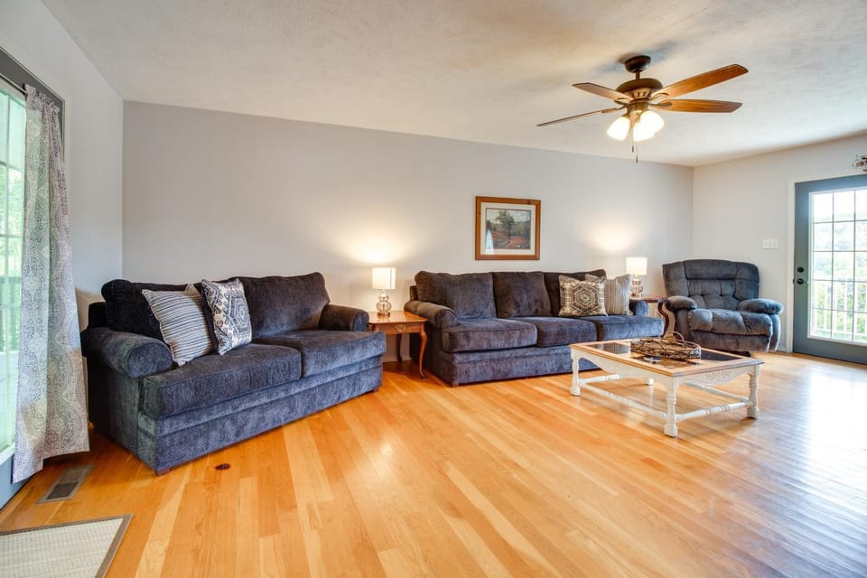 Spacious White Rivers Jewel Fishing Haven! House in Arkansas