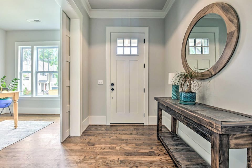 Modern Charlotte Home ~ 4 Mi to Downtown! House in Charlotte