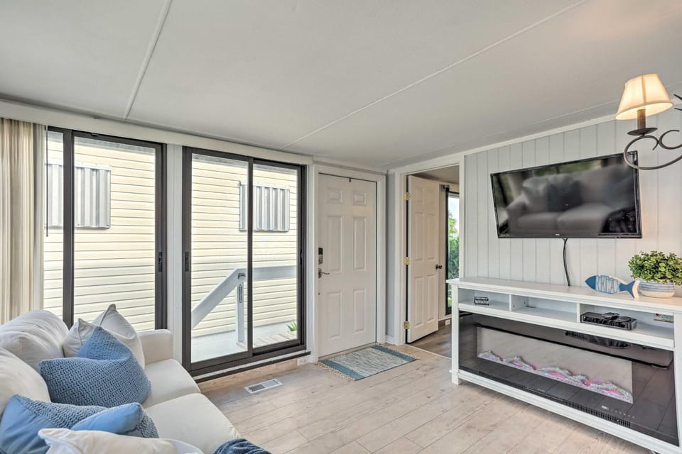 Jensen Beach Home w/ Private Beach Access! House in Hutchinson Island