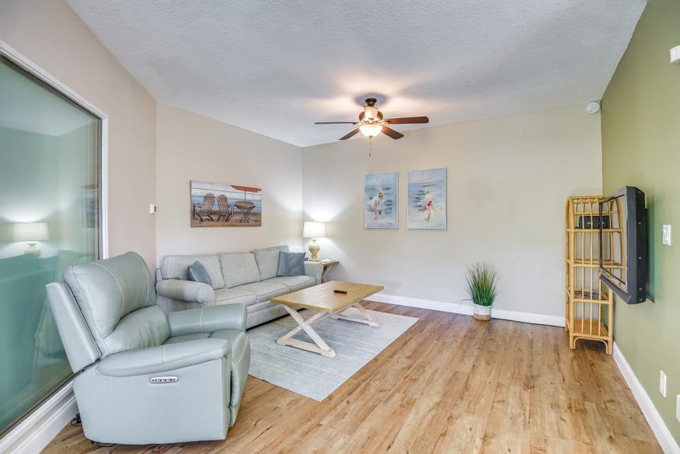 Walk to the Beach! New Smyrna Hideaway w/ Patio Apartment in Edgewater