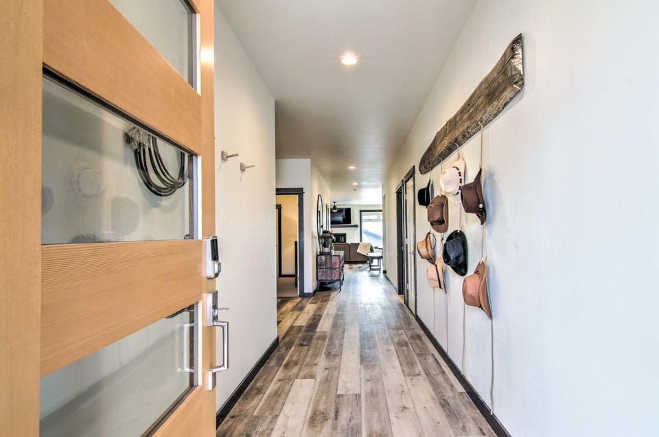 Modern Bozeman Family Townhome w/ Hot Tub! House in Idaho