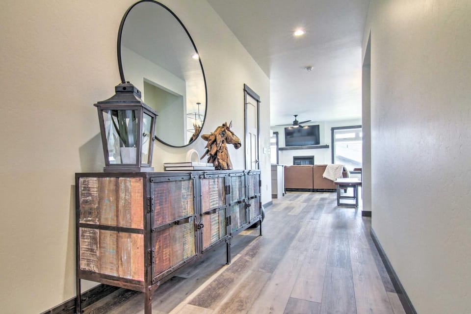 Modern Bozeman Family Townhome w/ Hot Tub! House in Idaho