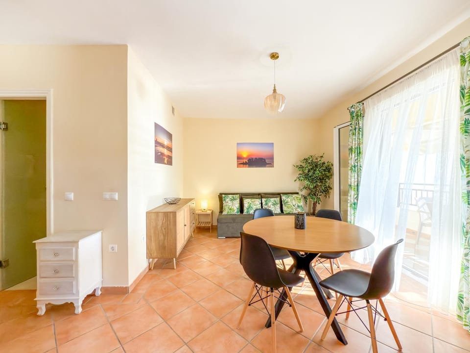 Living room, Seating area, Dining area