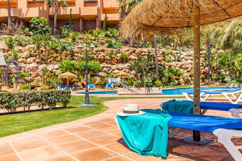 Swimming pool, Swimming pool