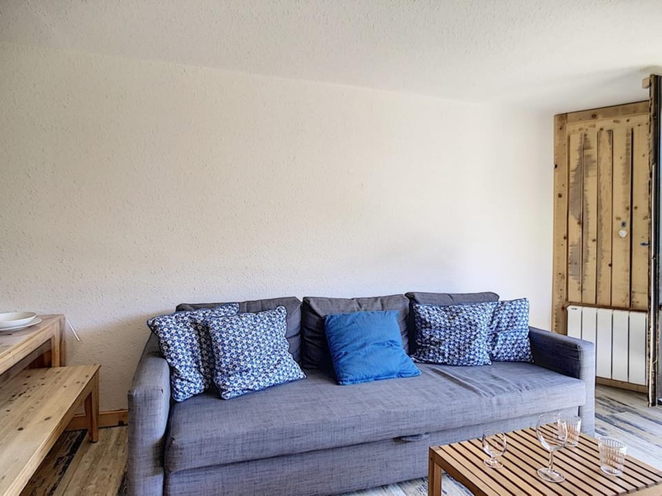 Appartement rénové au pied des pistes avec balcon pour 6 personnes - FR-1-344-776 Apartment in Les Allues