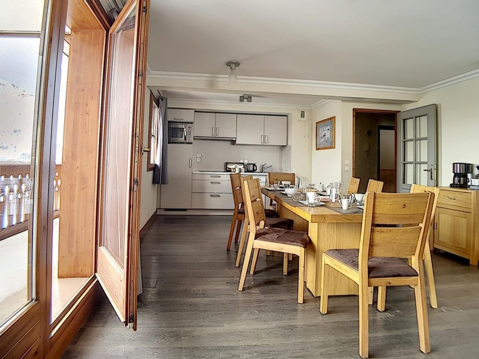 Confort & Sauna, Hammam, WIFI, 8 pers, Proche pistes - FR-1-344-799 Apartment in Les Allues