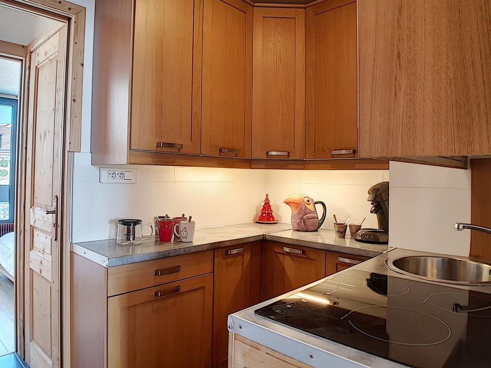 Appartement rénové 3 pièces · Balcon · 6 personnes - FR-1-344-857 Apartment in Les Allues