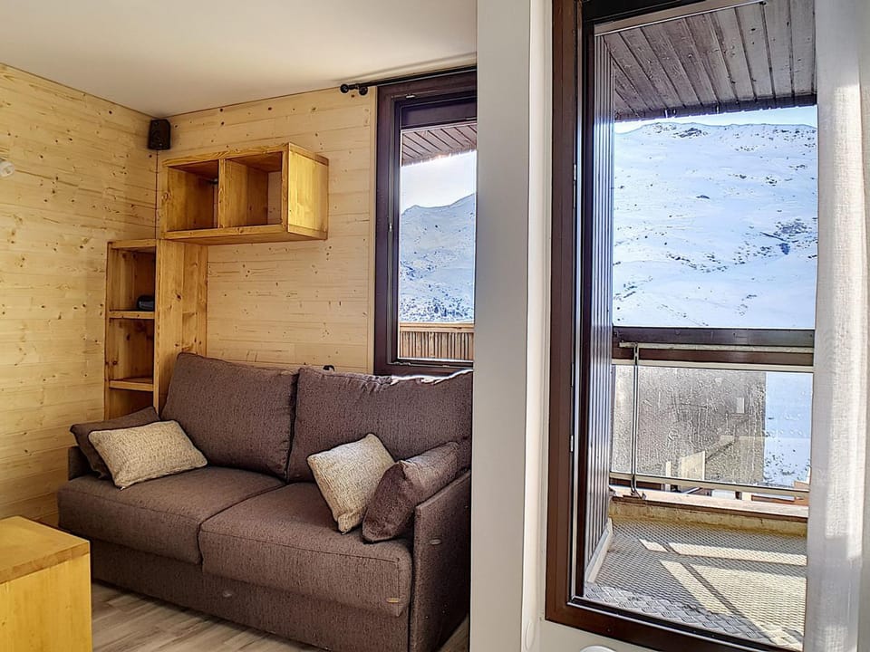 Appartement rénové avec coin montagne, accès pistes, balcon, WIFI - FR-1-344-976 Apartment in Les Allues
