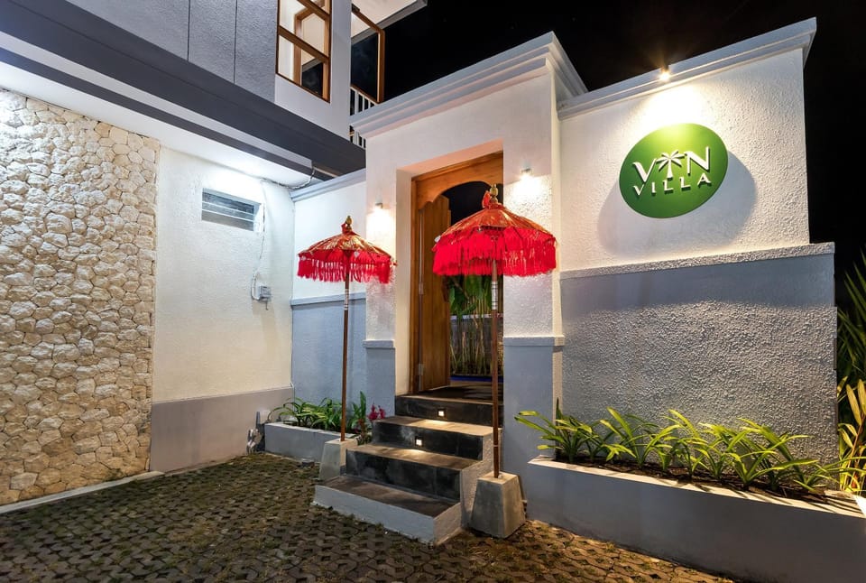 Patio, Facade/entrance