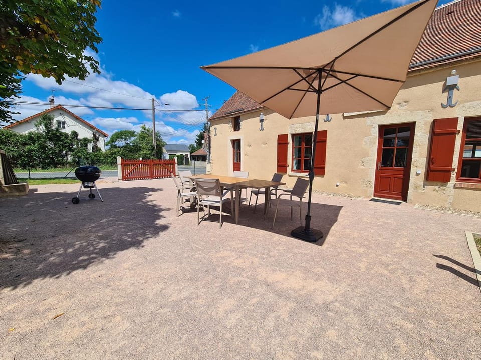 Longère Berrichonne rénovée, proche golf et base nautique, jardin clos, équipements sportifs à 100 m - FR-1-591-362 House in Centre-Val de Loire