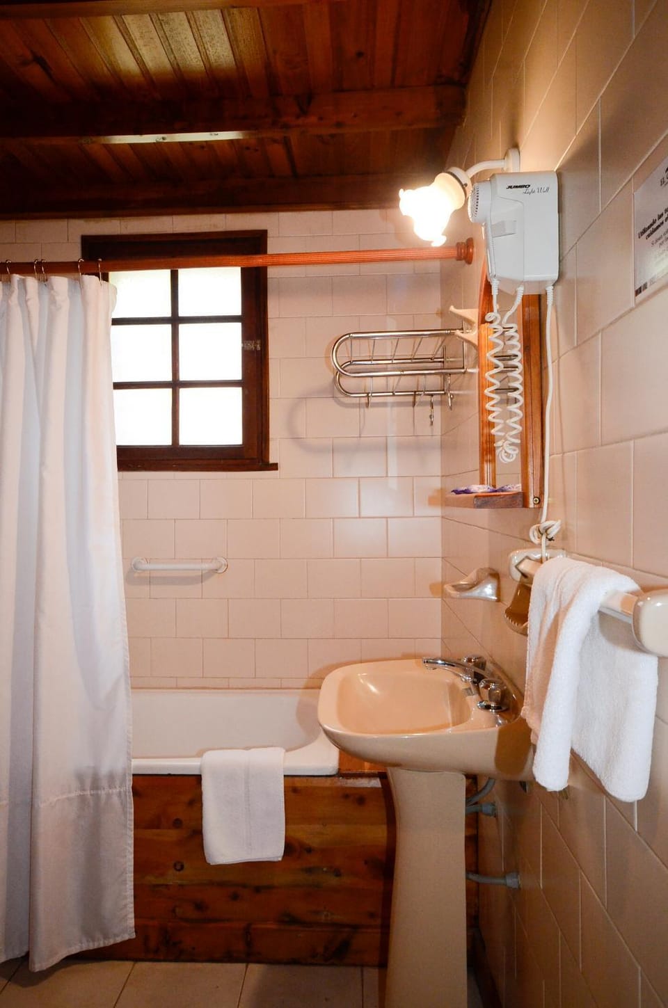 Bathroom, Photo of the whole room, Decorative detail