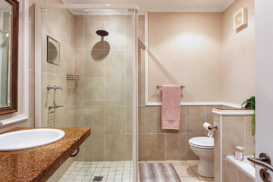 Shower, Bathroom, Bath, towels