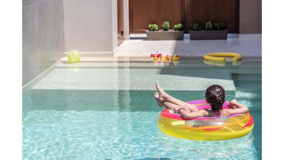 Day, People, Pool view, Swimming pool, children